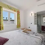 Malpas Exceptional 3 Bed - Sleeps 6 - Pool - Hottub- Parking 빌라 *