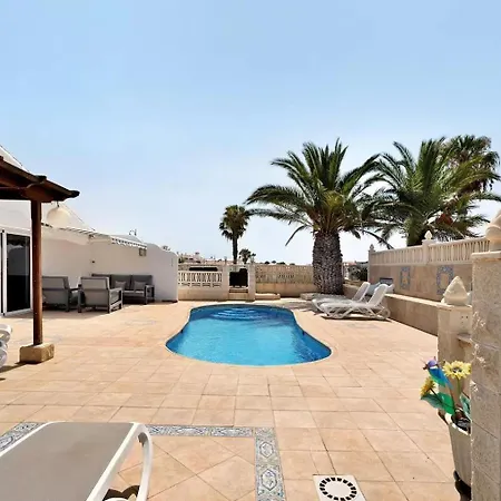 וילה Malpas Exceptional 3 Bed - Sleeps 6 - Pool - Hottub- Parking סן מיגל דה אבונה