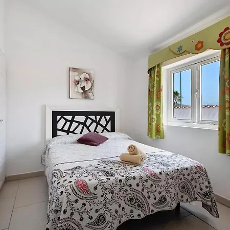 Exceptional 3 Bed Malpas Sleeps 6 H Pool *
