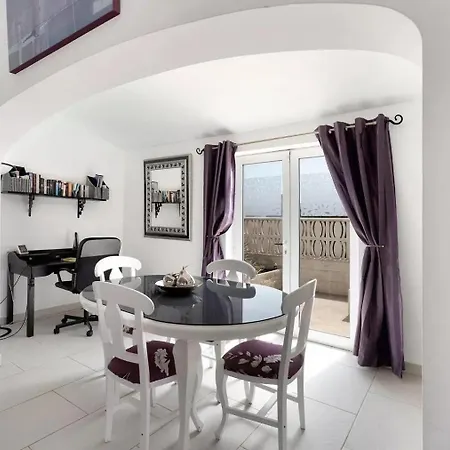 Villa Exceptional 3 Bed Malpas Sleeps 6 H Pool