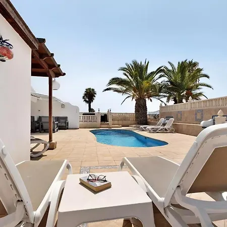 Villa Exceptional 3 Bed Malpas Sleeps 6 H Pool *