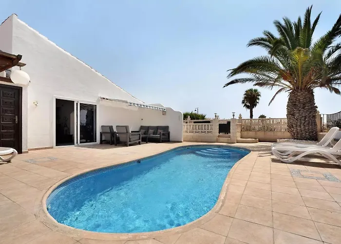 Malpas Exceptional 3 Bed - Sleeps 6 - Pool - Hottub- Parking San Miguel de Abona